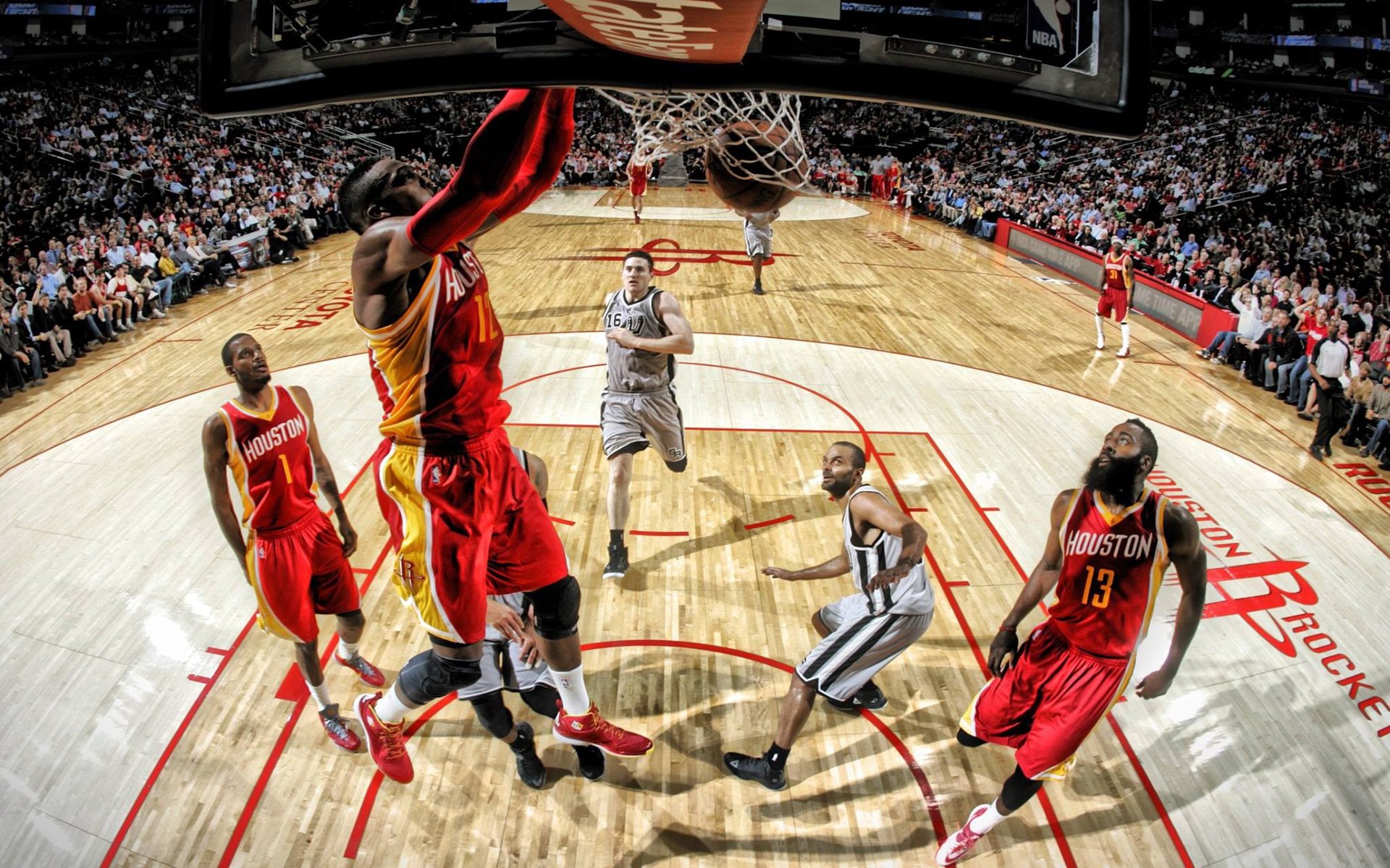 重磅！迈阿密热火关键时刻完成体检，埃因霍温远射贴柱备战NBA总决赛，西汉姆冲刺阶段调整名单—三线体育奇闻同日引爆全球